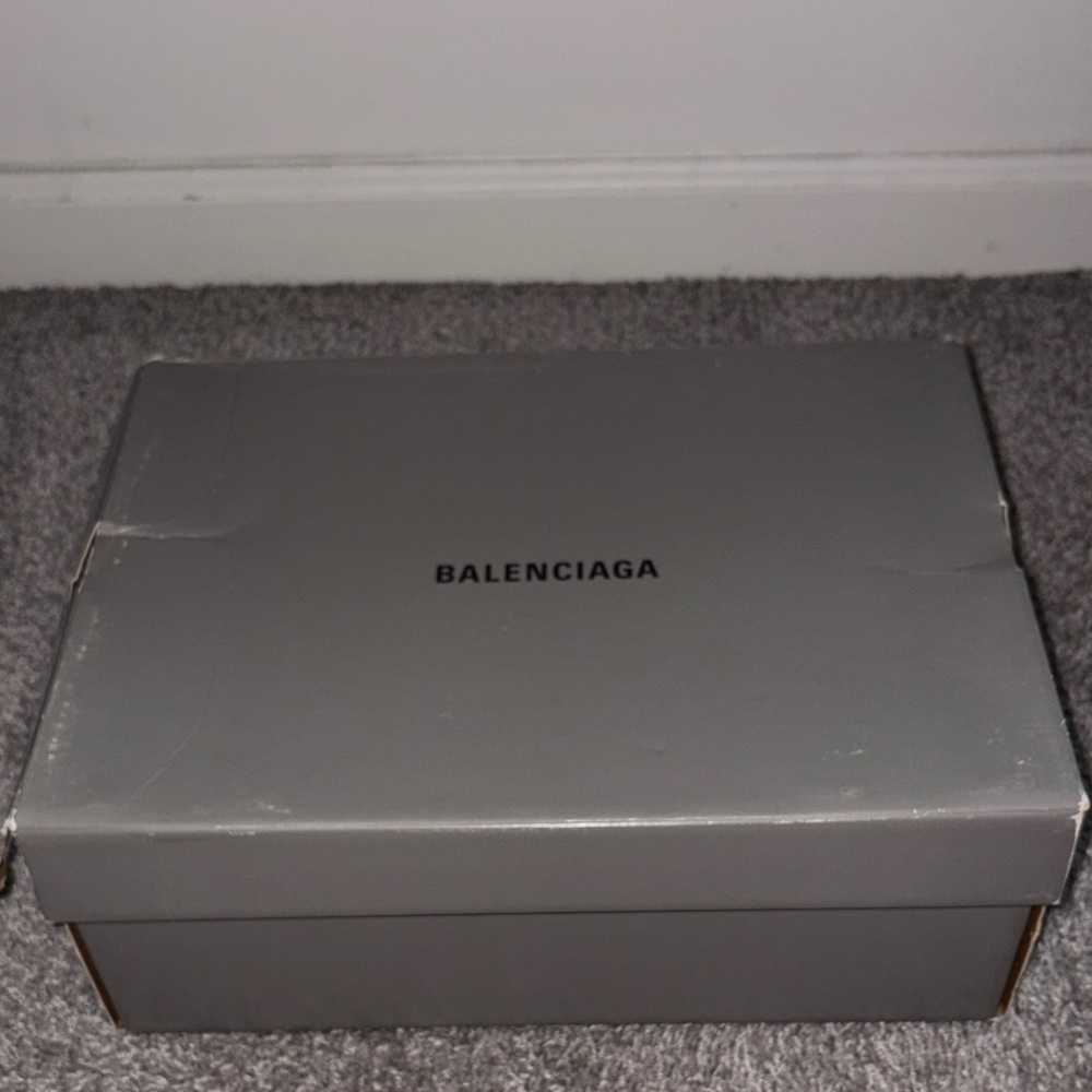 Balenciaga Black Knit Sock Sneakers with White Sculpted Sole - Picture 5 of 6